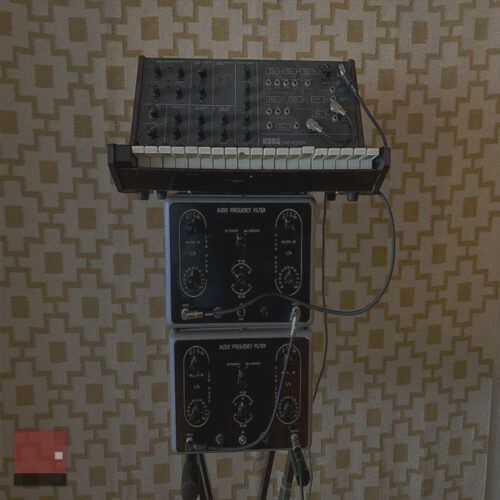 bass synth recording through tube filter machine